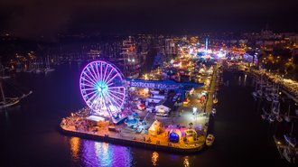 Stadthafen bei Nacht zur Hanse Sail